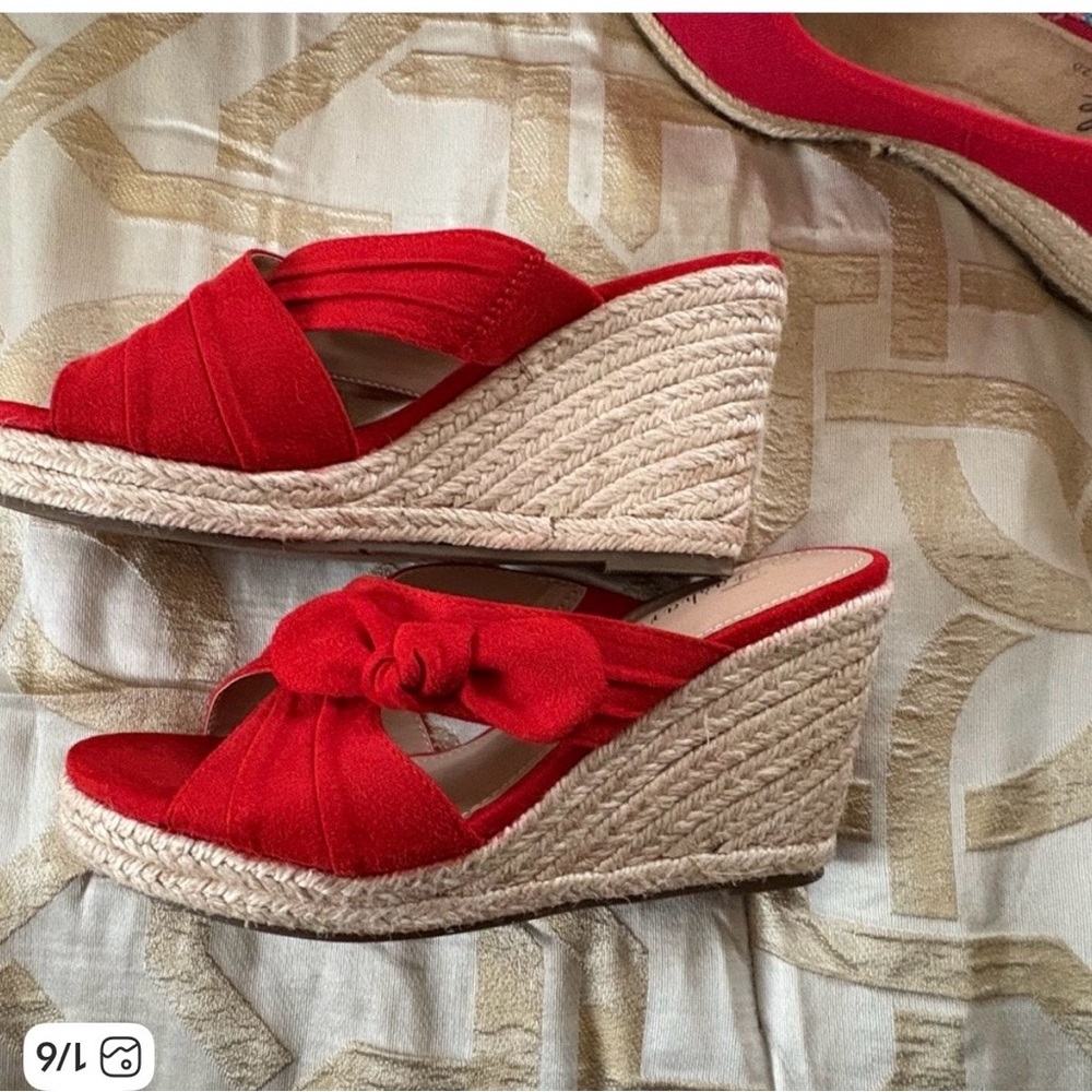 Women's Red Bow suede heels and bag